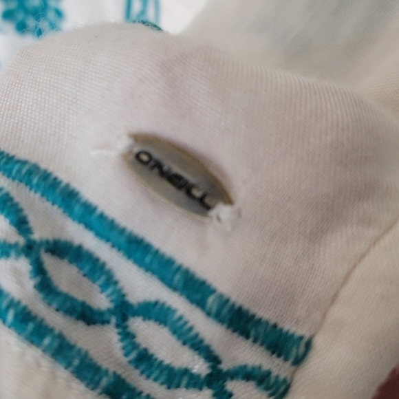 SOLD🌞80's Style O'Neill Embroidered Sleeveless Blouse - Picture 7 of 10